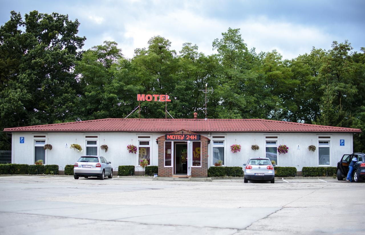 Motel W Lace Boleslawiec  Ngoại thất bức ảnh