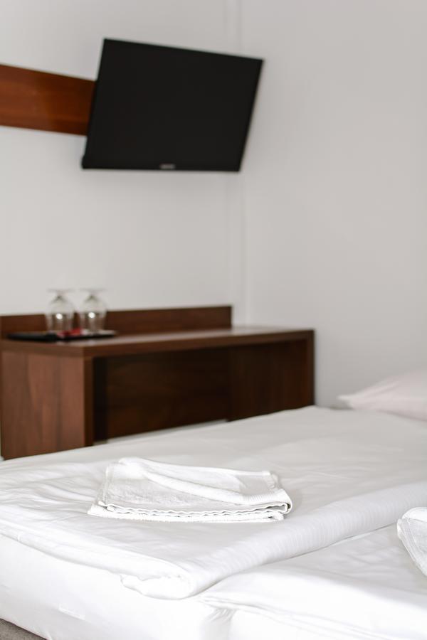 Motel W Lace Boleslawiec  Ngoại thất bức ảnh